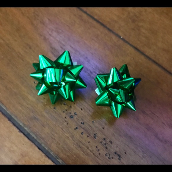 Mini Holiday metallic green Bow Earrings pierced - Picture 1 of 8